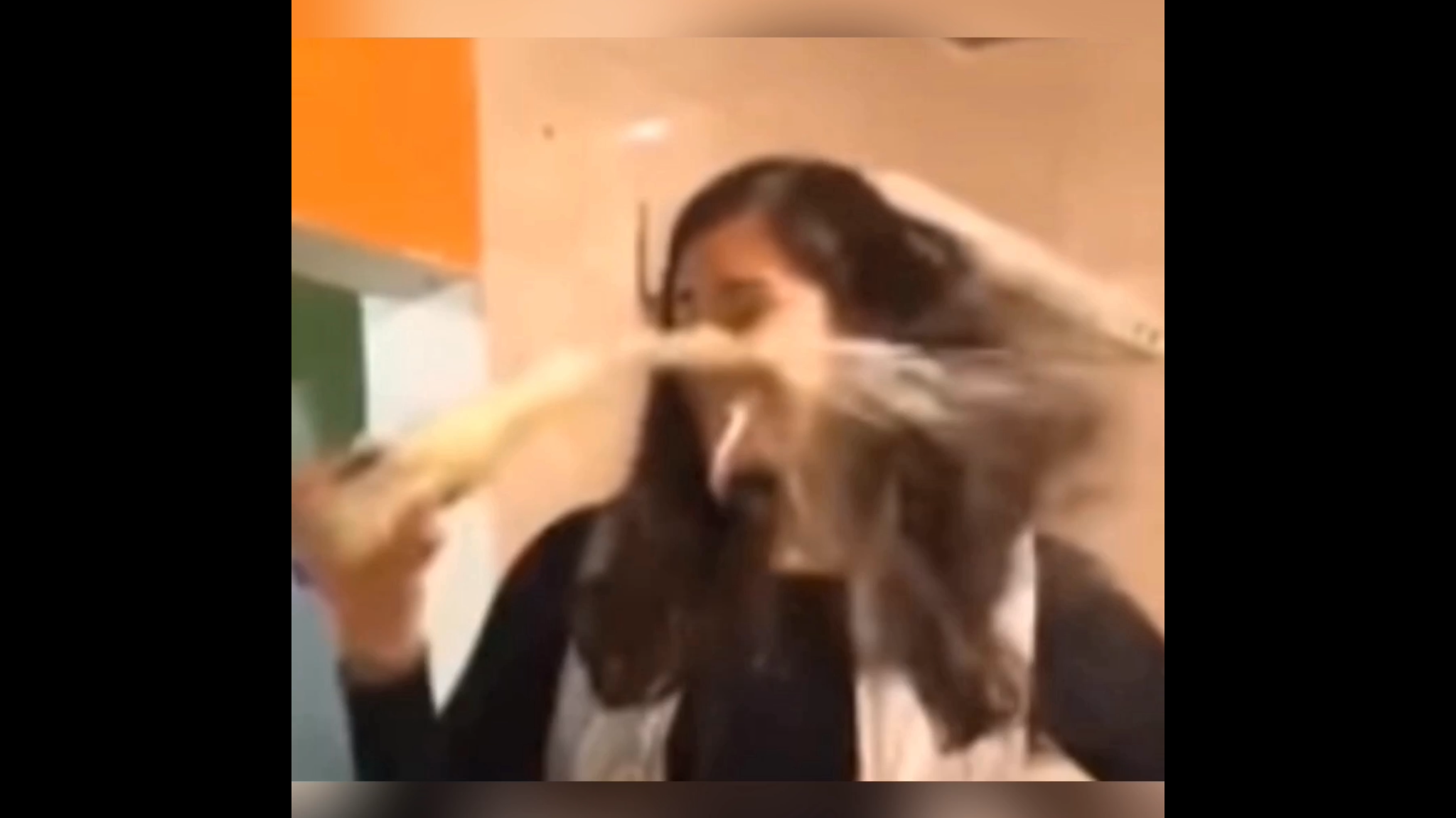 当你喝水的时候模仿J姐会发生什么